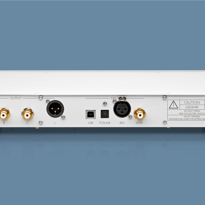 merason_reuss_dac_silver_rear