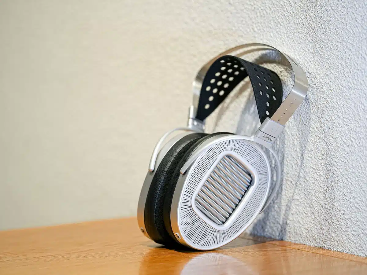 High-End Streaming-Kette aufbauen: vier Beispiele von Oberklasse bis Referenz 10 Hifiman HE1000 Unveiled Kopfhörer